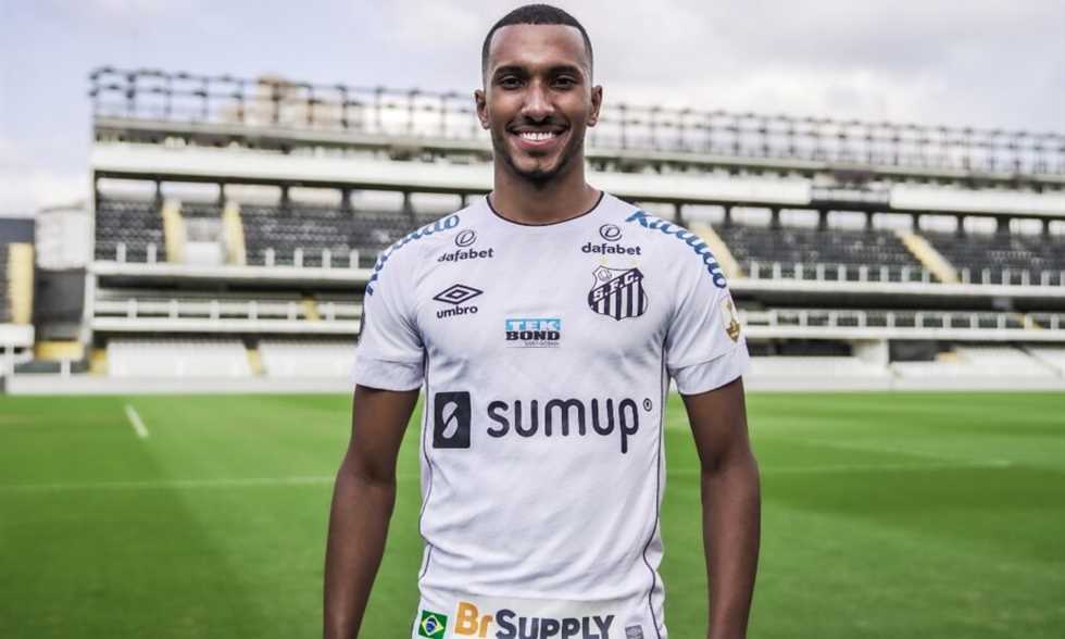 FilGoal | أخبار | شبكة ESPN: "العقد الأهم في حياة اللاعب".. الأهلي يتقدم بعرض لضم جناح سانتوس