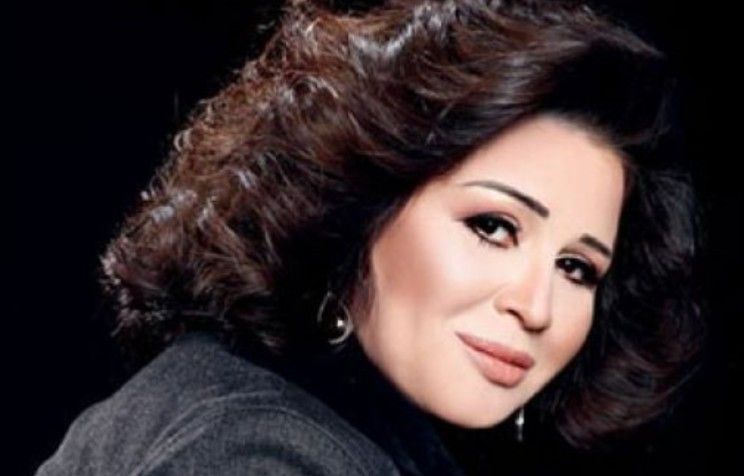 "أجمل من قصر عادل إمام".. الكاميرا تدخل منزل إلهام شاهين لأول مرة.. فخامة ملكية تفوق الخيال!