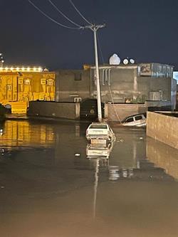 أخبار 24 | السيول تُداهم أحد المسارحة وتسبّب أضراراً بممتلكات ومركبات.. والمحافظ يوجه باتخاذ اللازم (فيديو وصور)