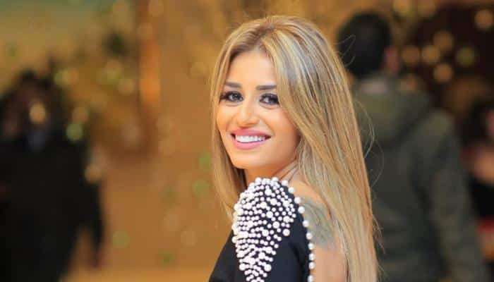 أخر حلاوة.. منة فضالي تشعل إنستجرام بتوب أبيض في أسود