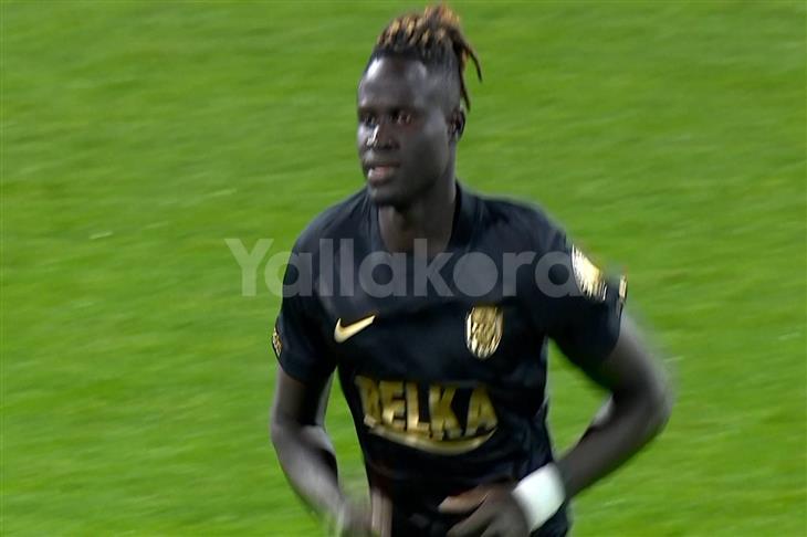 إميان الفرنسي ينعش خزائن الأهلي بنصف مليون دولار