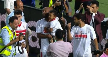الدرع أبيض وفى ميت عقبة.. شاهد احتفالات نجوم الفن بفوز الزمالك بلقب الدورى