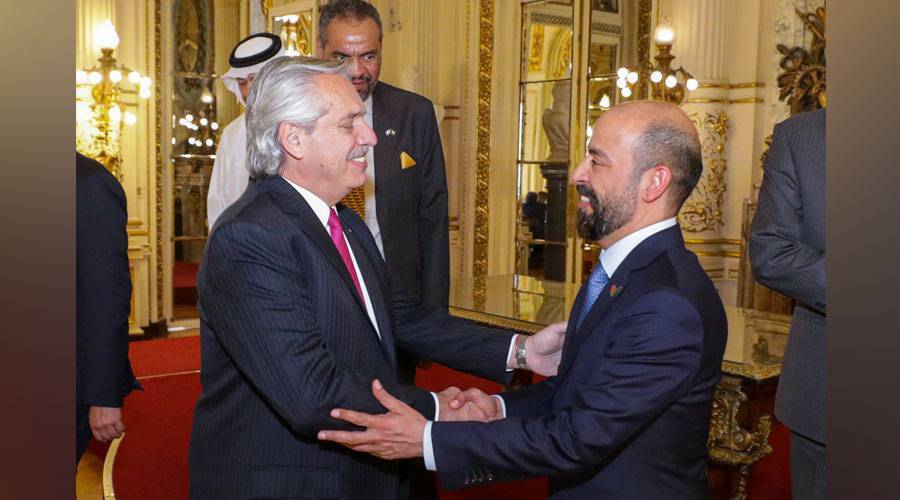 الرئيس الأرجنتيني يستقبل سفير الإمارات ويبحثان تعزيز العلاقات