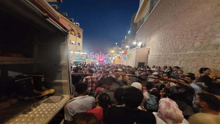 السيطرة على حريق بدير درنكه في أسيوط (فيديو وصور)