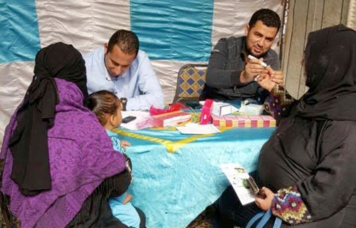 الصحة إطلاق  قافلة للصحة الإنجابية وتنظيم الأسرة في  قرية