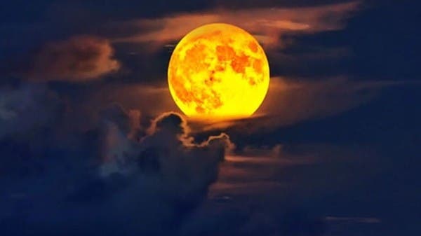 "القمر العملاق" الأخير لسنة 2022.. في هذا الموعد!