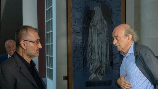 القوات والكتائب يبررون لجنبلاط حراكه: لم يغيّر الثوابت