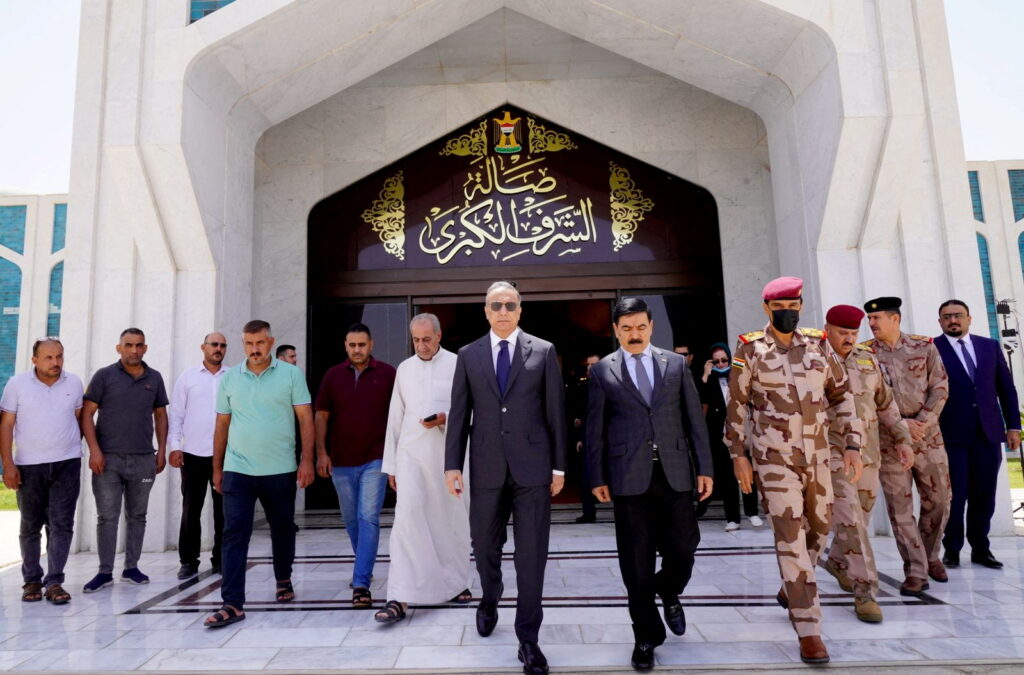 مصطفى الكاظمي في مطار بغداد الدولي بالعراق في 21 يوليو 2022