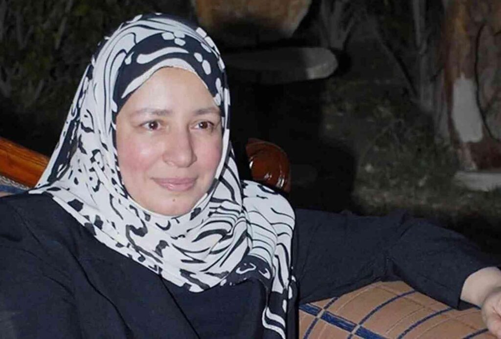 الكثير لا يعلم أن هذه الجميلة هي ابنة الفنانة عبلة كامل.. ممثلة شهيرة وبطلة مسلسل "ما وراء الطبيعة"!!