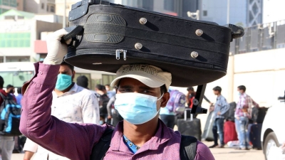 الكويت تصدر قرارا يهدد أكثر من 700 ألف مصري بالعودة إلى بلدهم • صحيفة المرصد