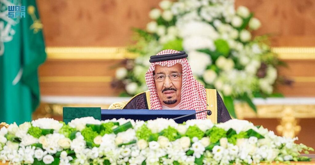 الموافقة على ضوابط تأمين الملابس العسكرية وعلى القواعد المنظمة لبرنامج الكفاءات والمتعاقدين