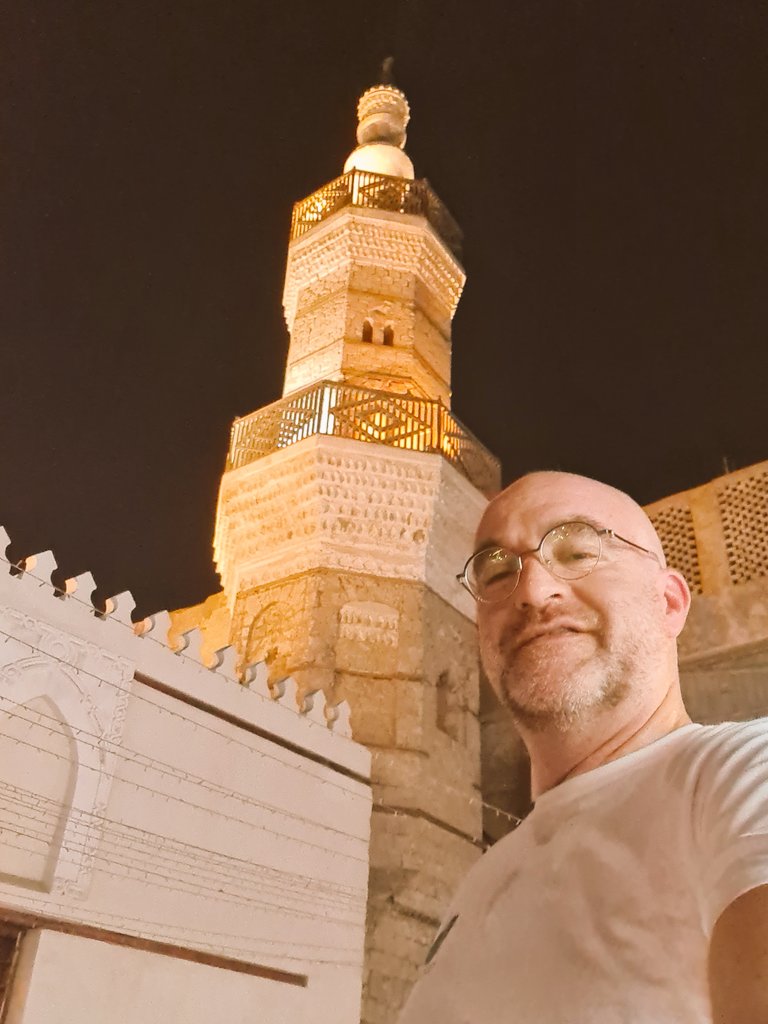 غورفين جاب الإمارات والسعودية و الأردن وصولا لإسرائيل بسيارته