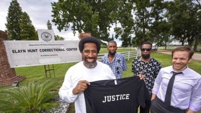 بعد 36 عاماً من السجن .. إطلاق سراح أمريكي من أصل إفريقي بعد تبرئته من جريمة اغتصاب