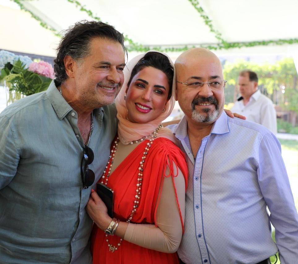 الفنان راغب علامة نشر صورا له مع السفير العراقي في الأردن وزوجته