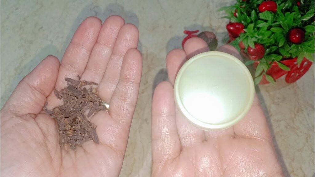 بلحظات بسيطة قبل الجماع .. ضع مسمار القرنفل بهذه الطريقة وسترى الفرق المذهل بنفسك الذي سيغير حياتك في غرفة النوم؟