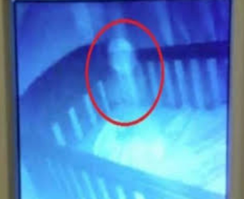 بواقعة اغرب من الخيال .. أم تضع كاميرا مراقبة في غرفة ابنتها الصغيرة لانها تبكي بشدة وتتألم كل ليلة اثناء النوم.. وفي الصباح اكتشفت الصدمة التي لم تتوقعها وفرت هاربة من المدينة بأكملها.! !