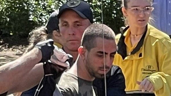 تغريدة تعبّر عن أول موقف رسمي ايراني من الهجوم على سلمان رشدي  