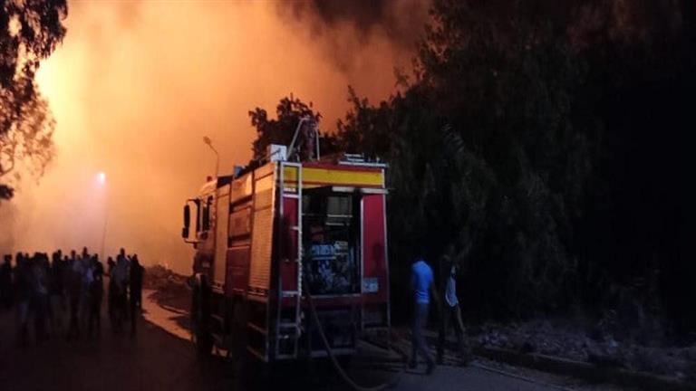 جحيم الـ5 أفدنة.. لا إصابات في حريق ستوديوهات شبرامنت حتى الآن