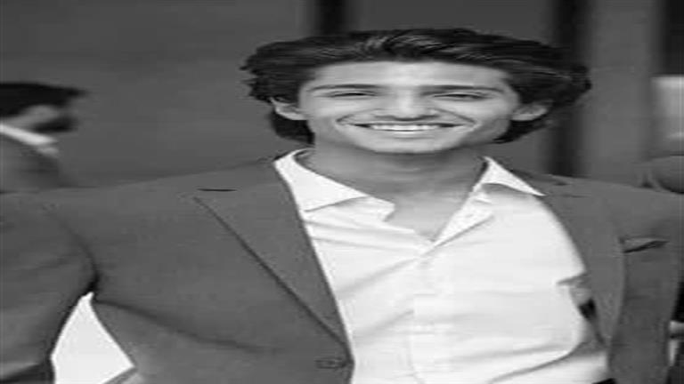 "خدت جزء من روحي ومشيت".. والدة الممثل علي فايز ترثيه بكلمات