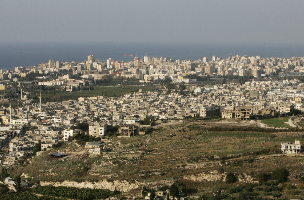 "خلاف" في مخيم عين الحلوة بسبب كاميرات مراقبة