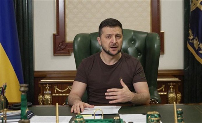 زيلينسكي: نطالب المجتمع الدولي بأن يحصل من روسيا على إخلاء كامل للمحطة زابوريجيا