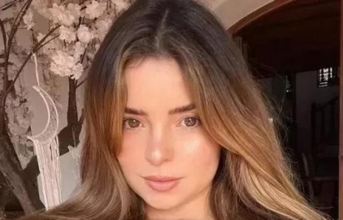 شاهد .. إثارة نارية وجسد مثير لا يقارن .. ديمي روز تستعرض صدرها المنفوخ بإطلالة ساخنة كشفت أكثر مما أخفت !!
