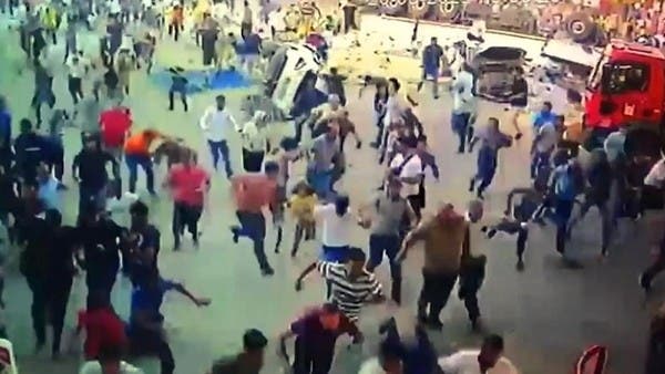 شاهد الدهس المرعب لشاحنة في تركيا قتلت 16 بعجلاتها وجرحت العشرات