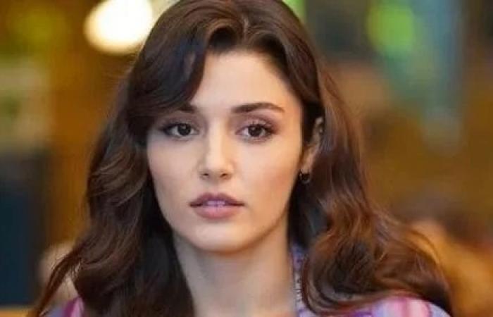 شاهد .. مشهد معاشرة حقيقي للنجمة التركية هاندا ارتيشيل من الحمام في مسلسل "أنت أطرق بابي" يفجر ضجة واسعة في الوطن العربي ويحصد ملايين المشاهدات !