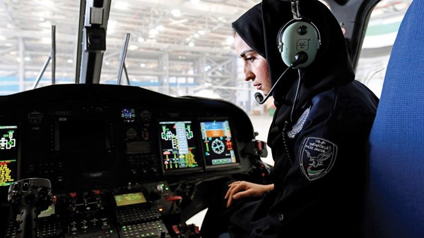شرطة أبوظبي: المرأة الإماراتية كفاءة وريادة  وتميز بمجالات العمل الشرطي