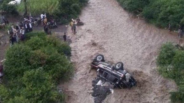 صاعقة تضرب مجلس عزاء في اليمن.. وفاة 5 نساء وإصابة 13 أخريات