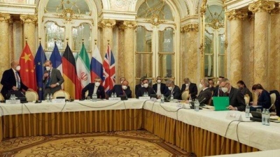 صحيفة إسرائيلية تكشف عن المطالب الإيرانية التي وافقت عليها الإدارة الأمريكية بشأن المحادثات النووية