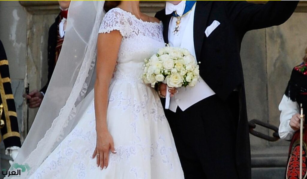 صدمة قصمت ظهر العريس.. شاب تزوج من زميلته وفي ليلة الدخلة نظر إلى بين ساقيها فأكتشف مفاجأة صادمة جعلته يغادر غرفة النوم على الفور ويهرب من المدينة بأكملها.! !