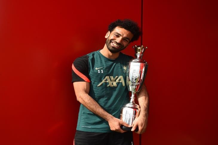 صلاح: "كنت طاير من الفرحة" بعد الفوز بلاعب العام