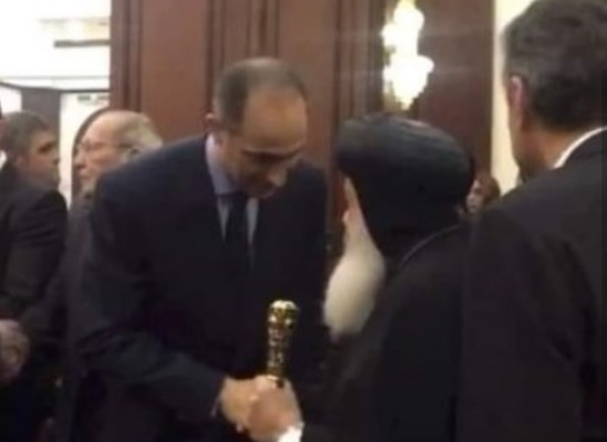 صورة جمال مبارك ووفد الكنيسة.. من قدم العزاء للآخر؟