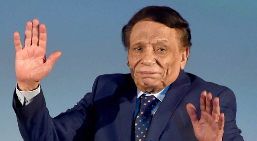 صورة قديمة لـ عادل إمام وزوجته من أيام الشباب تثير ضجة بين الجمهور.. لن تصدق كيف كانت ملامحهما !!