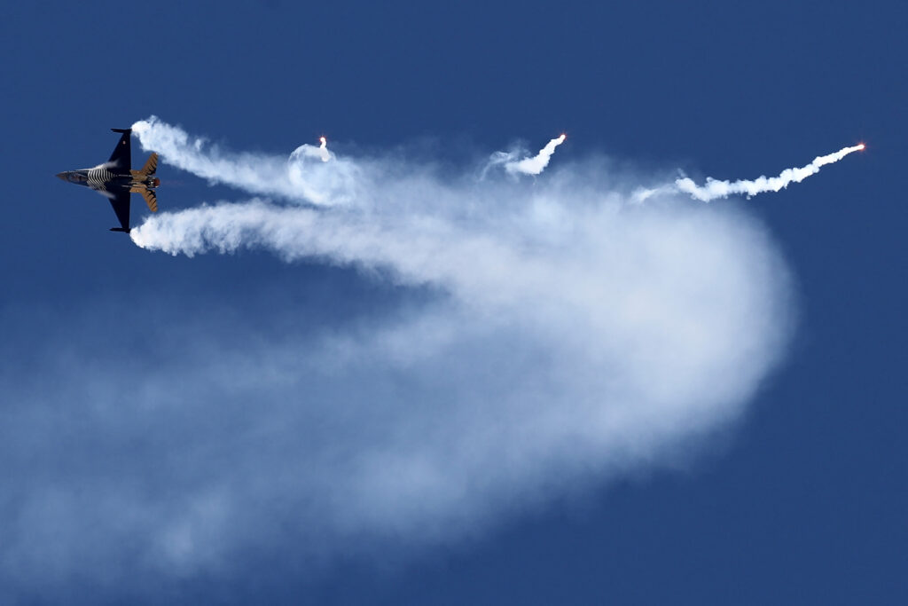 طائرة إف-16 تركية