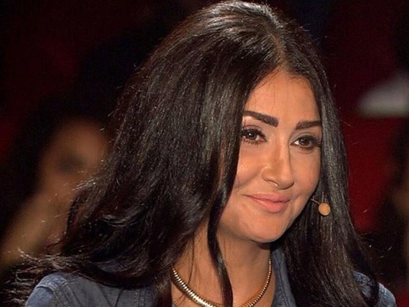 طردت كل الخجل... سألوا غادة عبد الرازق عن سبب طلاقها.. إجابتها الجريئة جعلت نيشان يتعرق خجلاً !!