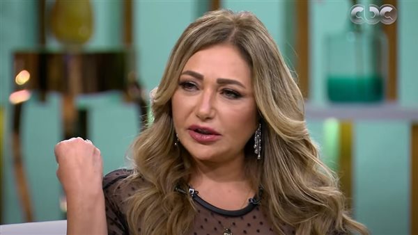 طليق ليلى علوي صدمته بإدمانها لهذا الامر فطلّقها فوراً.. لن تصدّق ما أدمنت الفنانة !!