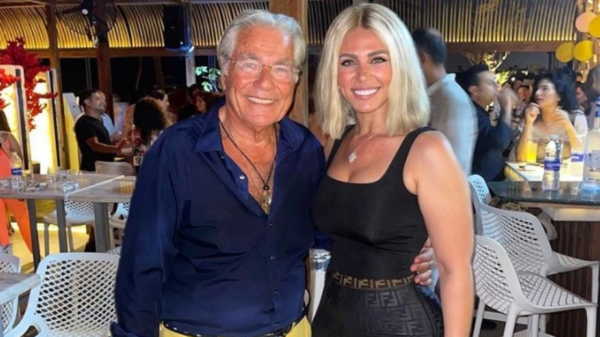 ظهور لافت لمصطفى فهمي مع فتاة حسناء.. هل تزوجها؟