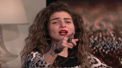 عمرو أديب يحرج (مي عز الدين) على الهواء: متجوزتيش ليه عمرك كام؟.. شاهد ردها الذي صـدم الكل .. كشفت عن السبب المخفي.! !