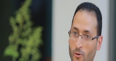 فيزيائى مصرى: أبحاثى حول شريحة تحمل مليارات البيانات وأصغر من "رجل النملة"