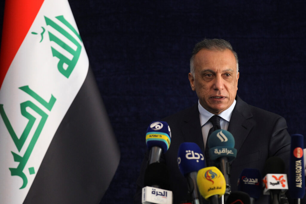 قرار الصدر وخطوة الكاظمي.. هل اقتربت أزمة العراق من النهاية؟