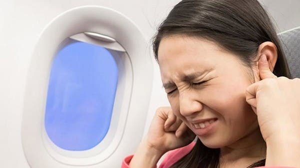 لتجنب ضغط الأذنين المزعج على الطائرة.. إليك طرق بسيطة!