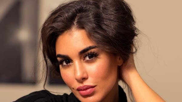 ليس لي أصدقاء بالوسط الفني