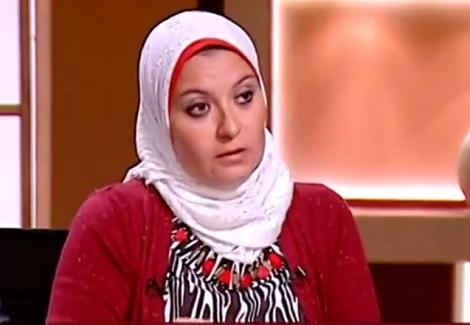 متصلة :( أمارس العلاقة الحميمة مع صديقتي المقربة يوميًا ودون أنقطاع).. أعمل إيه؟ رد غير متوقع للغاية من هبة قطب صدم عمرو الليثي.! !