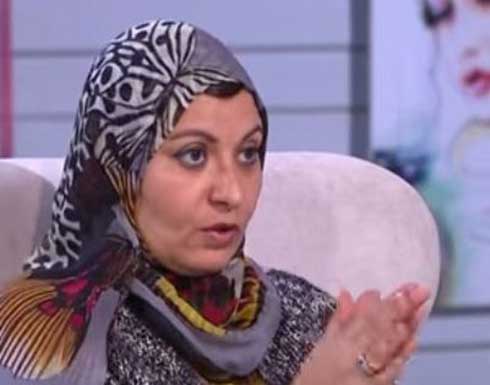 متصلة تصدم هبة قطب وتعترف بدون خجـل بما تفعلهُ يومياً قبل أن تنام و دون ان يعلم أحد .. رد غير متوقع منها صـدم عمرو الليثي.! !