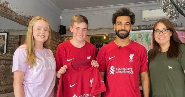 محمد صلاح صاحب السعادة على "السوشيال" بعد هدايا جماهير ليفربول ..صور وفيديو