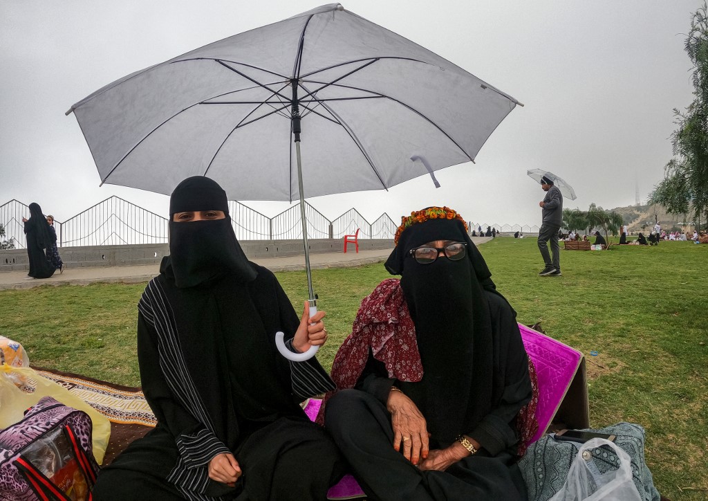 "مدينة الضباب".. السياحة الداخلية تجذب المزيد من السعوديين