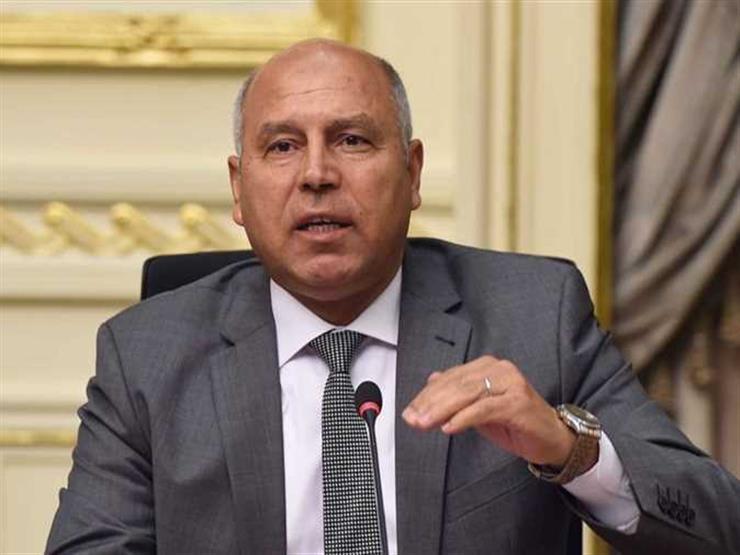 "عاملة نظافة واشتغلت سكرتارية".. وزير النقل يكشف تفاصيل تعيين 300 شخص بالتحايل على القانون