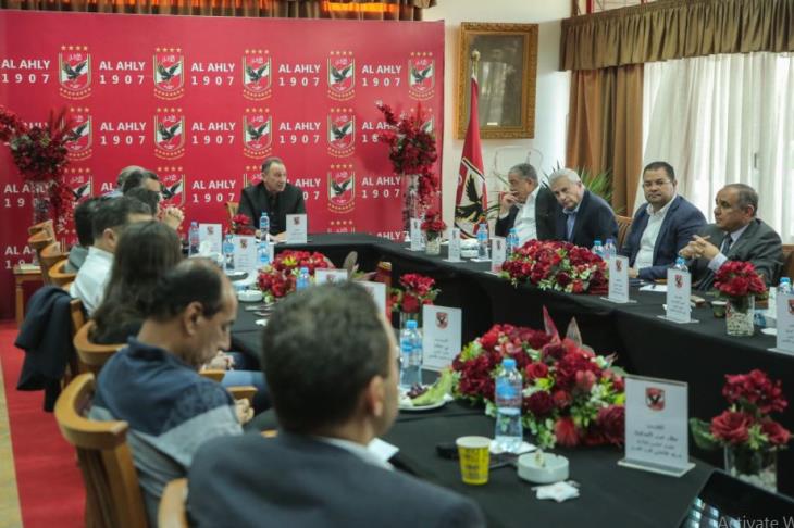 مصدر ليلا كورة: الأهلي يستفسر عن مستحقاته لدى ناديين